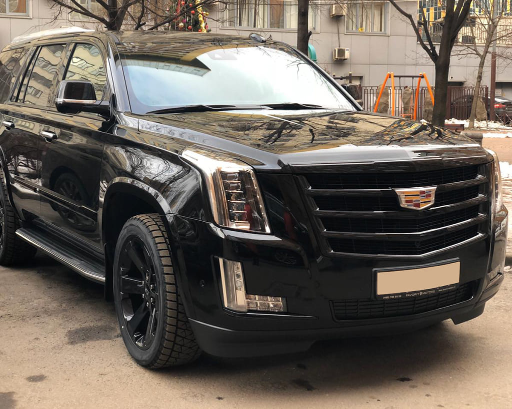 Аренда Cadillac Escalade IV черный с водителем в Москве - AMR